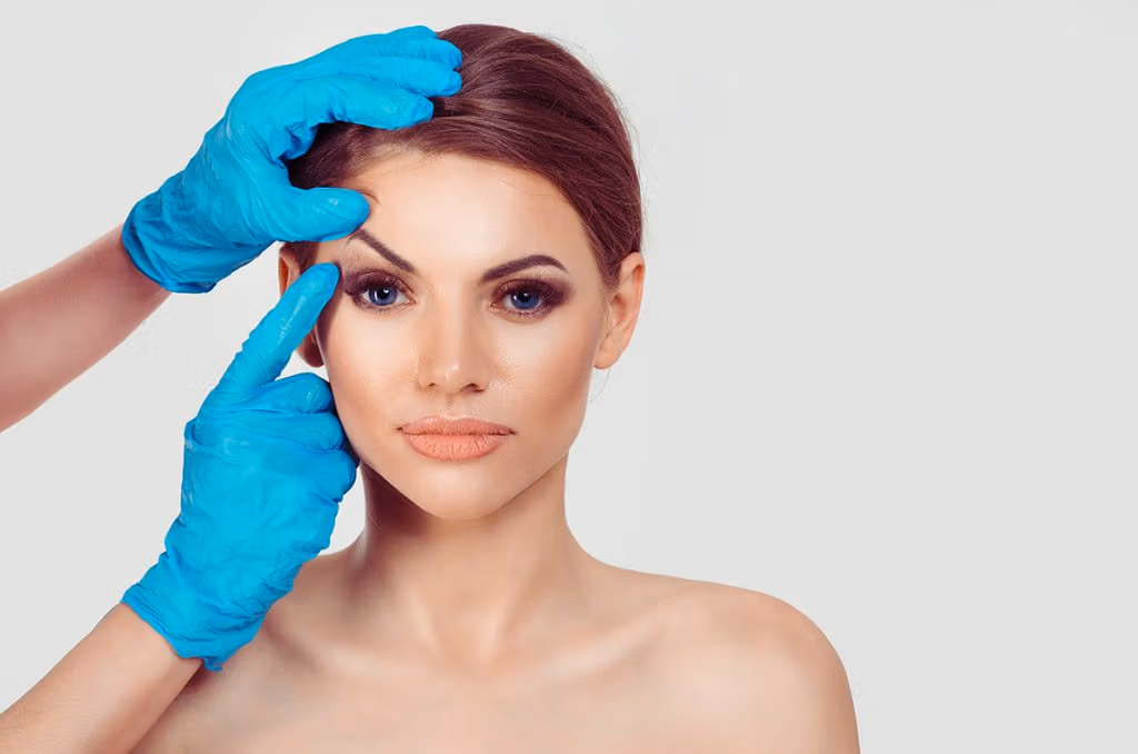 chirurgie de lifting des sourcils