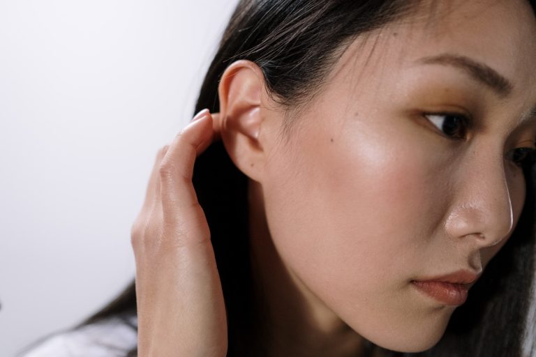 Primer plano del rostro de una mujer bonita