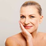 Facelift in Antalya: Hoe kan ik de klok terugdraaien en er jonger uitzien met een eenvoudige procedure