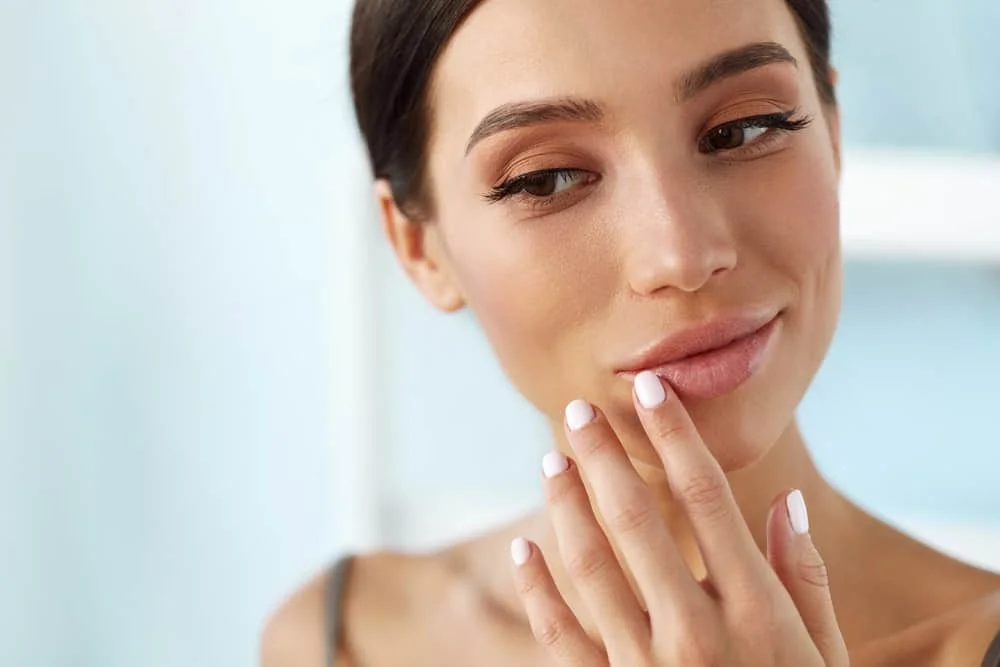 Does facial feminization leave scars? ffs