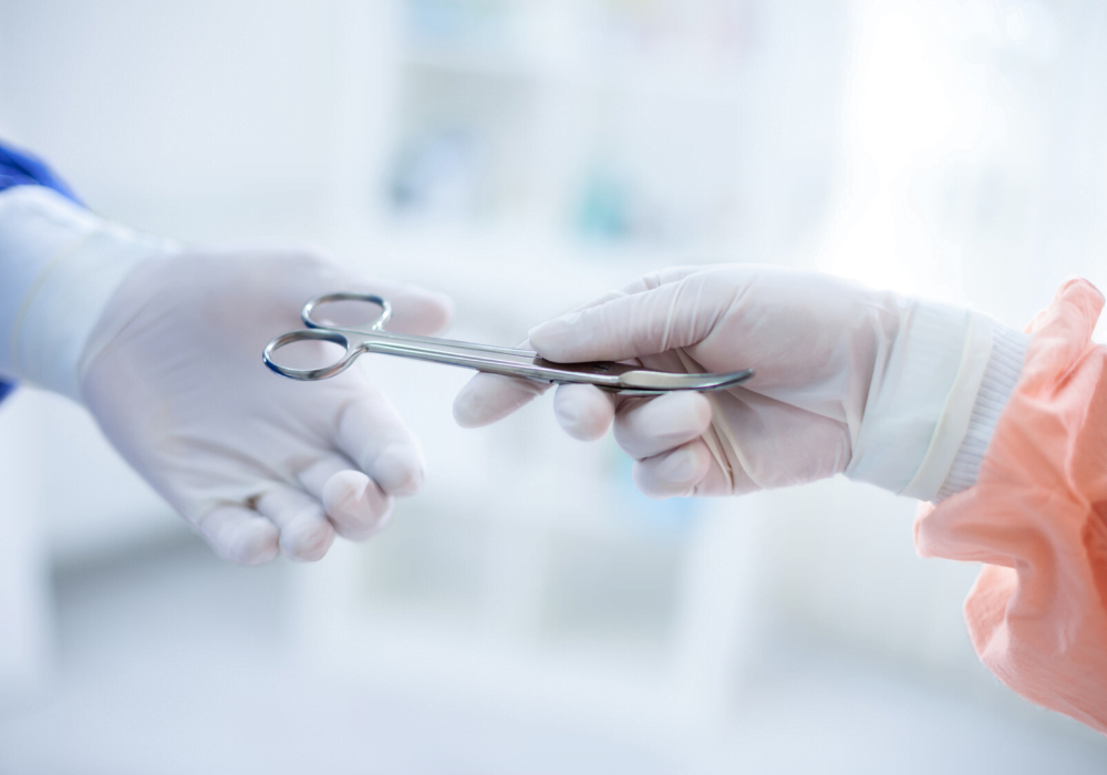 FTM Top Surgery: una guía completa para personas trans y no binarias
