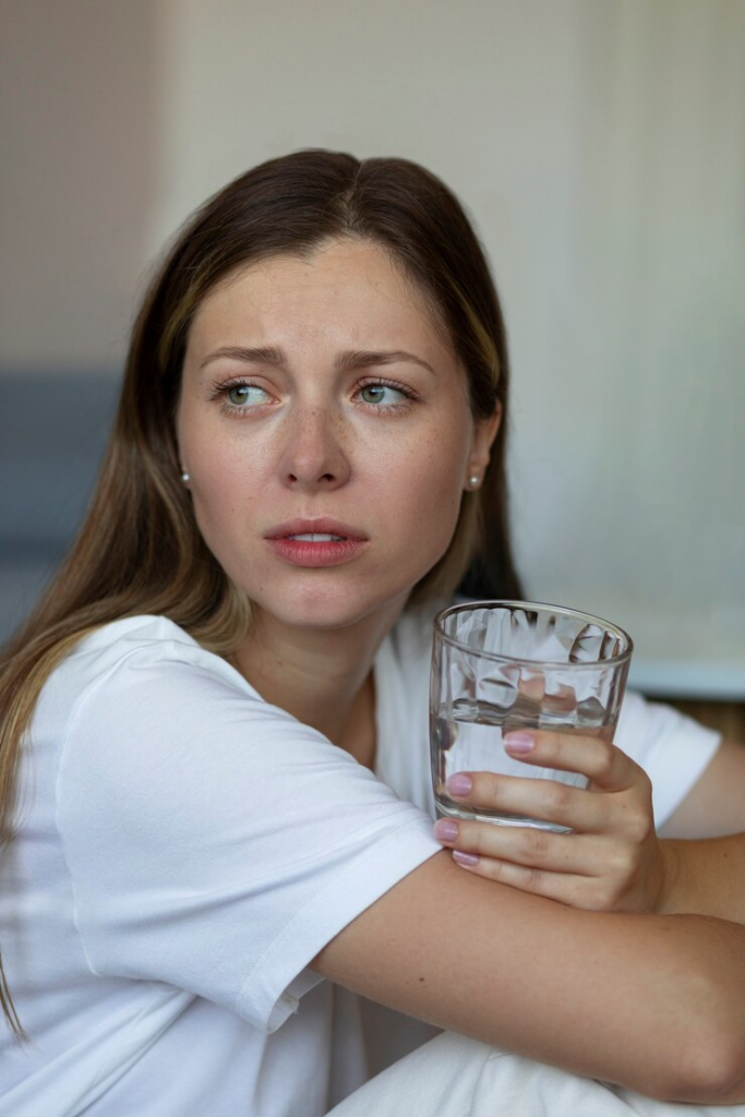 كيف يؤثر العلاج الهرموني على نتائج ونتائج جراحة تأنيث الوجه MTF؟ 3