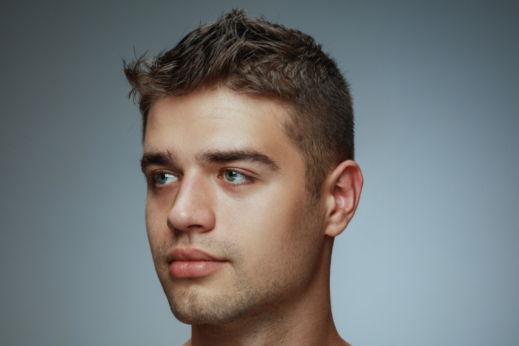 ¿Cómo hacer que el rostro de los hombres trans luzca más masculino? Conozca las ventajas y el costo de FMS