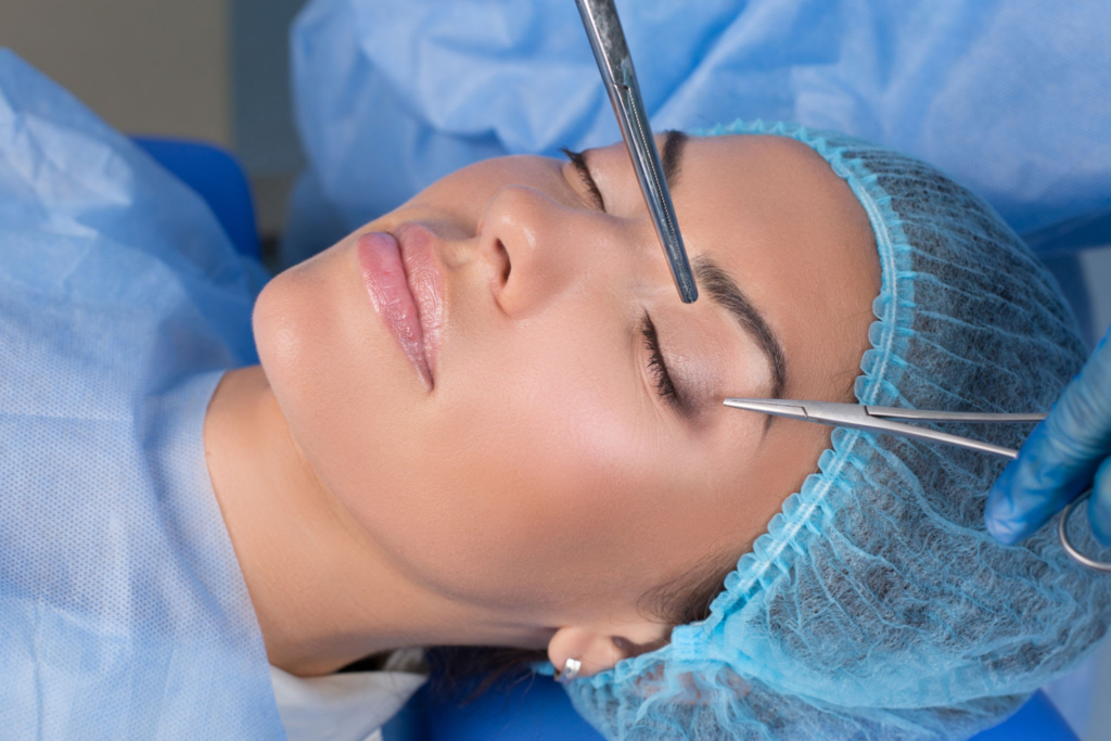 Chirurgia di femminilizzazione del viso: chirurgia delle palpebre per la bellezza trans