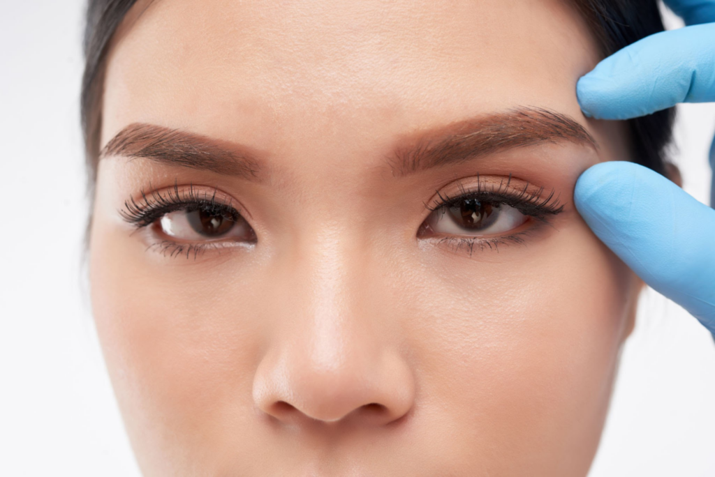 5 Things to Look for in a Facial Feminization Surgeon: A Complete Checklist 1